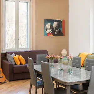 exclusive-apartment-magritte-style.it-lombardy.com/